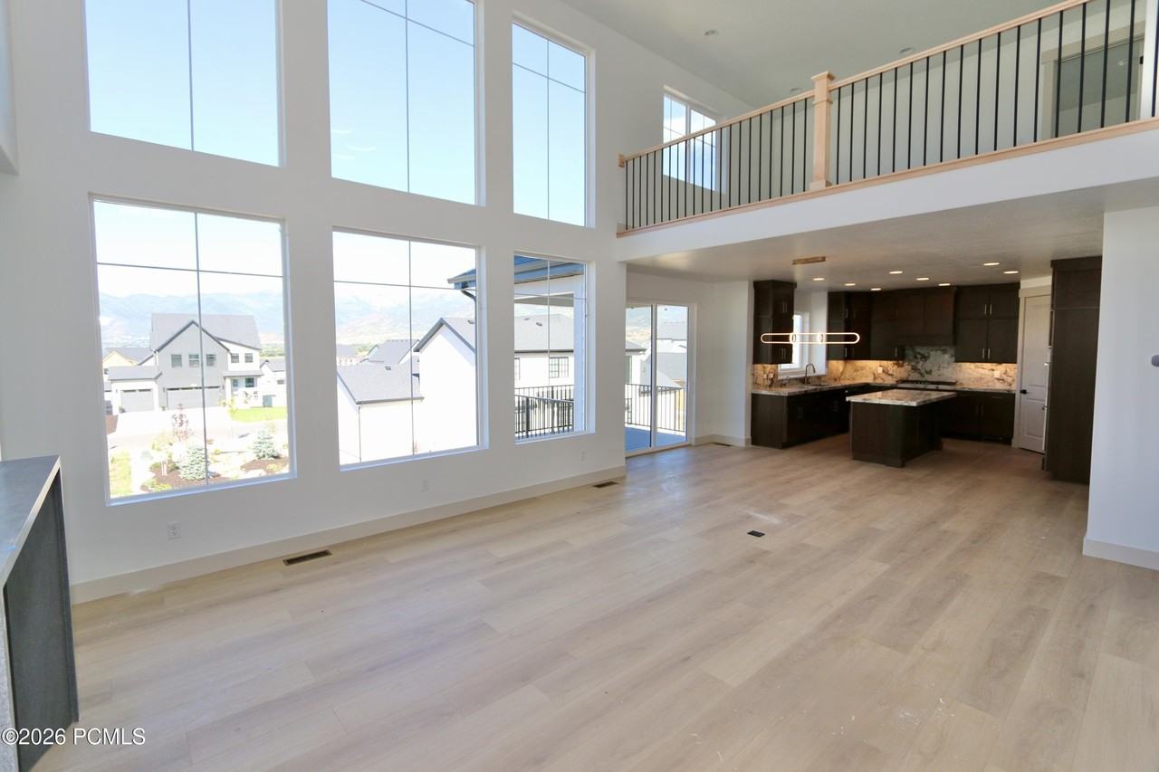 1791 N 460 E - Photo 3 of 38