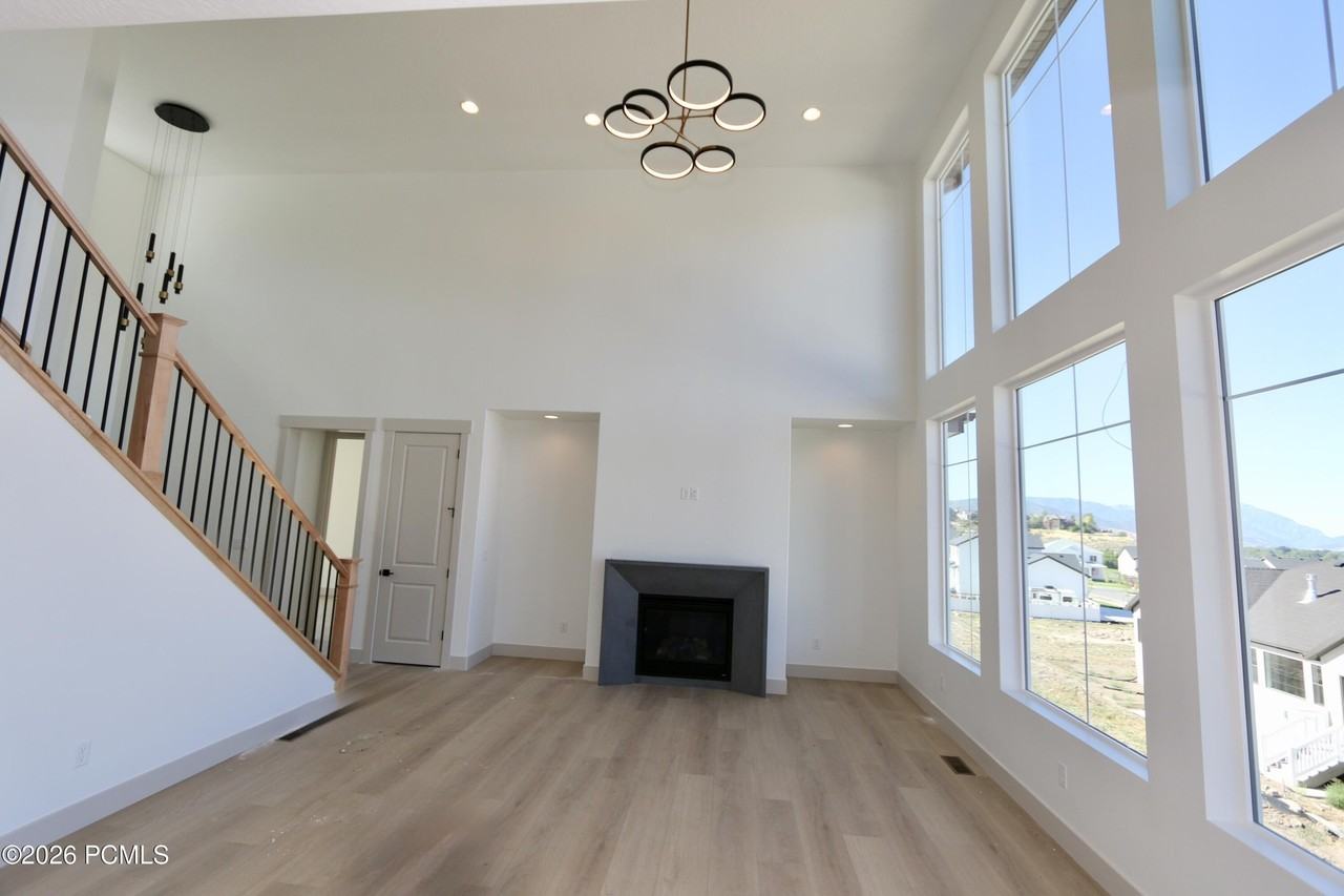 1791 N 460 E - Photo 4 of 38