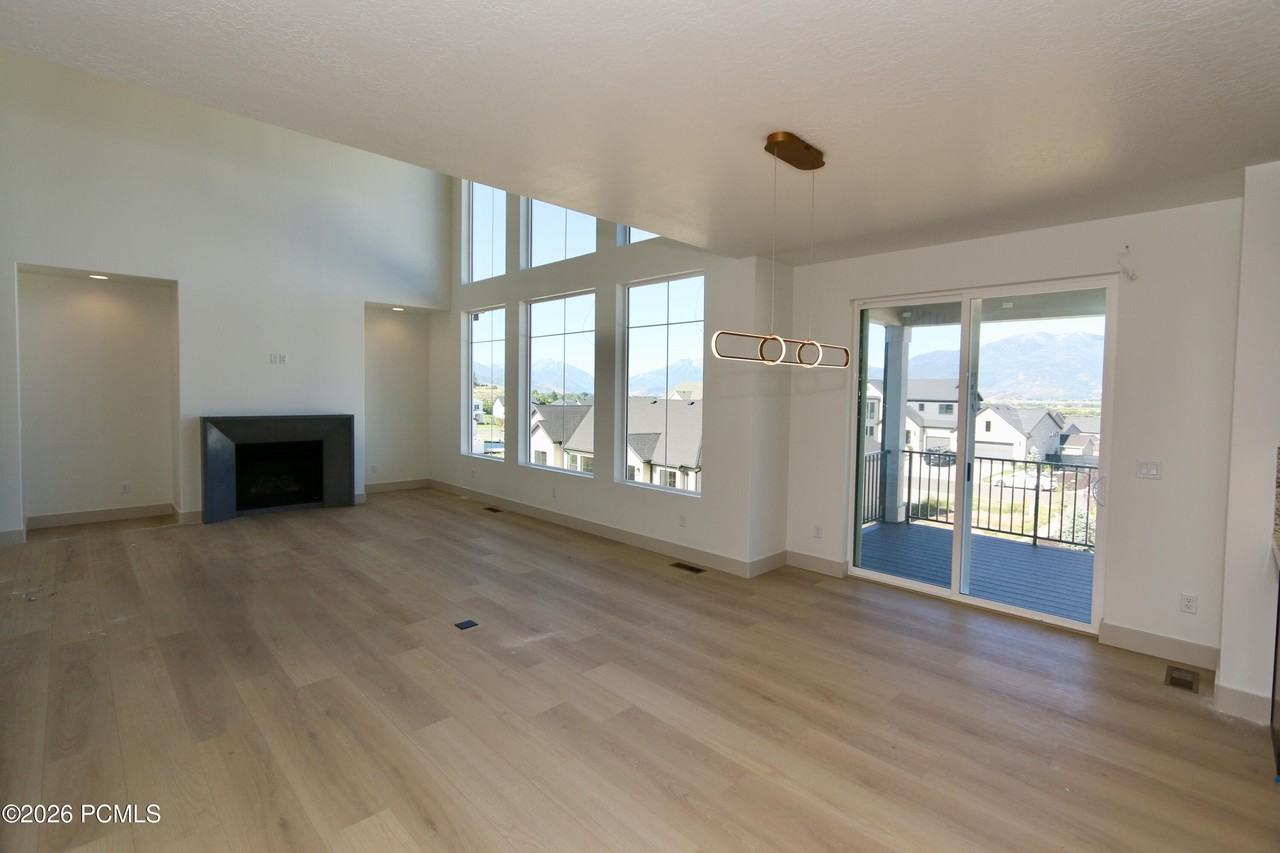 1791 N 460 E - Photo 6 of 38