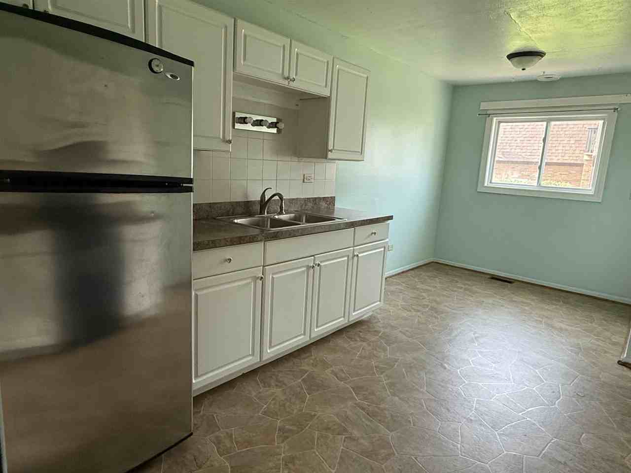 1020 9th St - Photo 7 of 17