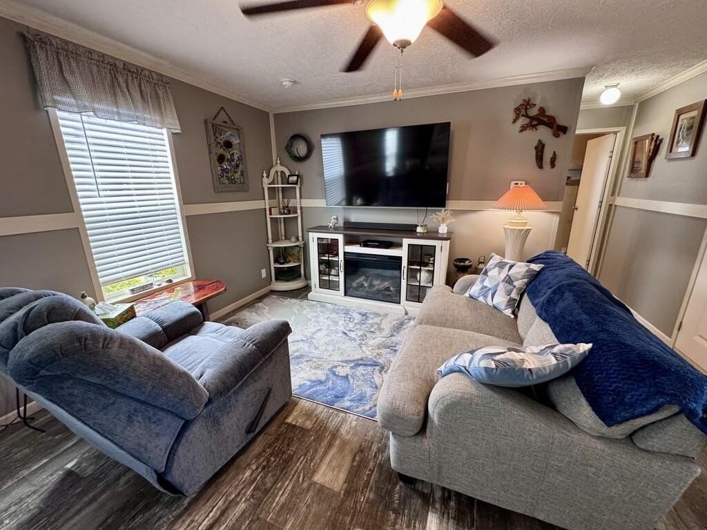 466 Santa Anna St - Photo 4 of 18