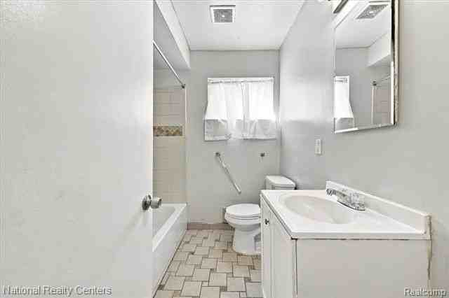 26280 Pinehurst St - Photo 6 of 7