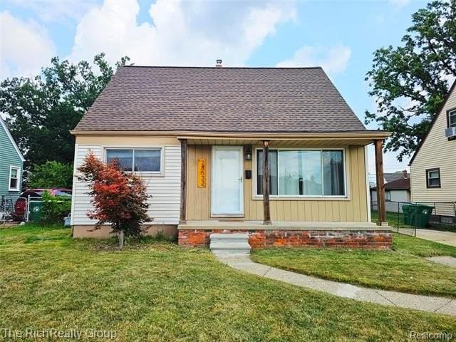 28522 Cambridge St - Photo 2 of 13