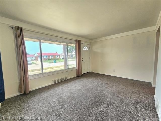 28522 Cambridge St - Photo 4 of 13