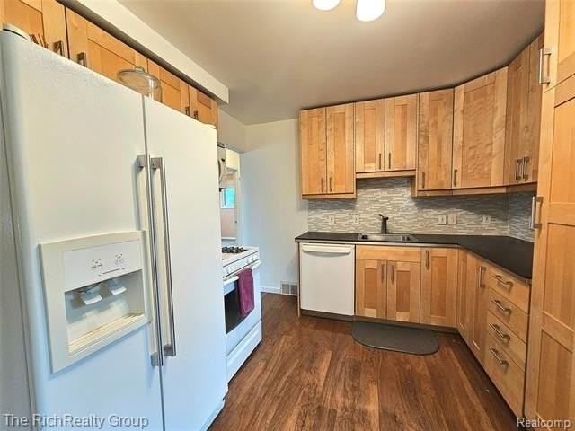 28522 Cambridge St - Photo 6 of 13