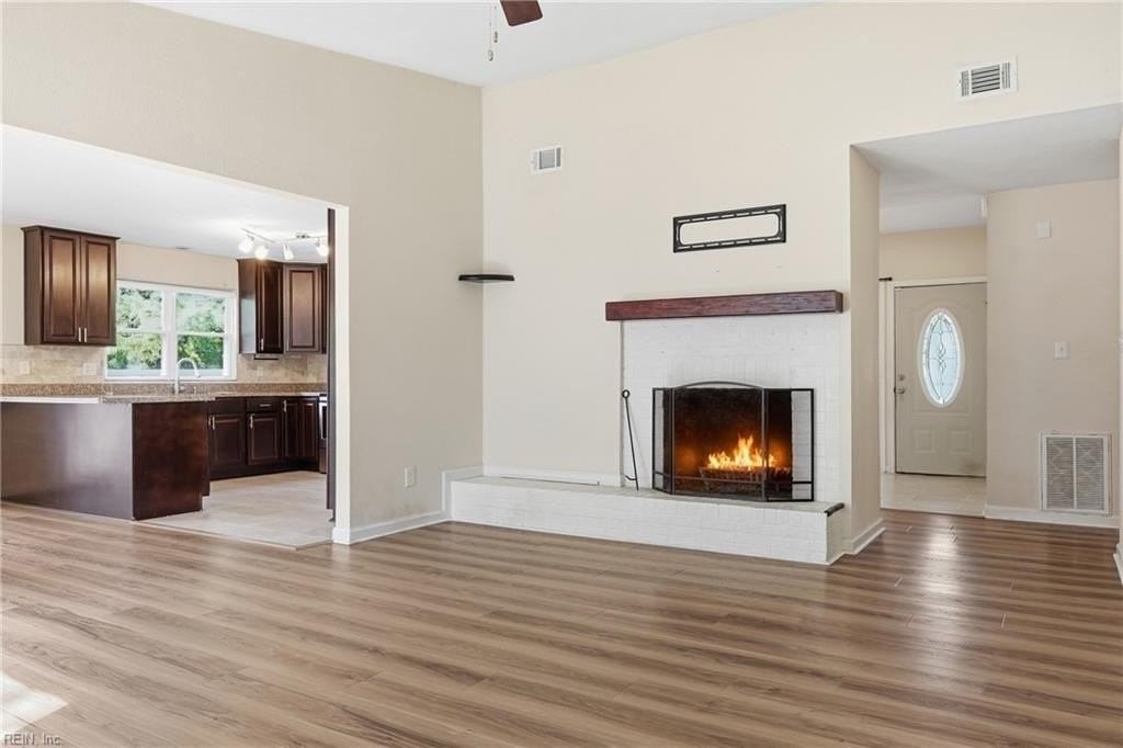 1268 Geranium Cres - Photo 5 of 25