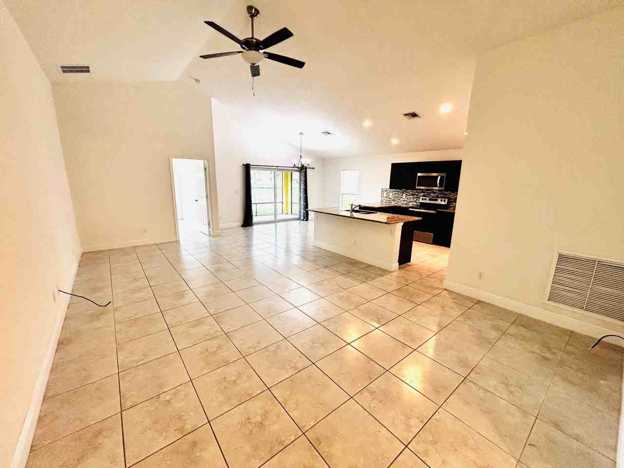 9558 Sea Spray Dr - Photo 5 of 20