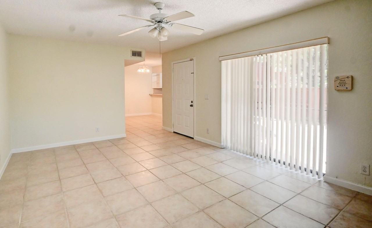 8225 Severn Dr #D - Photo 6 of 10