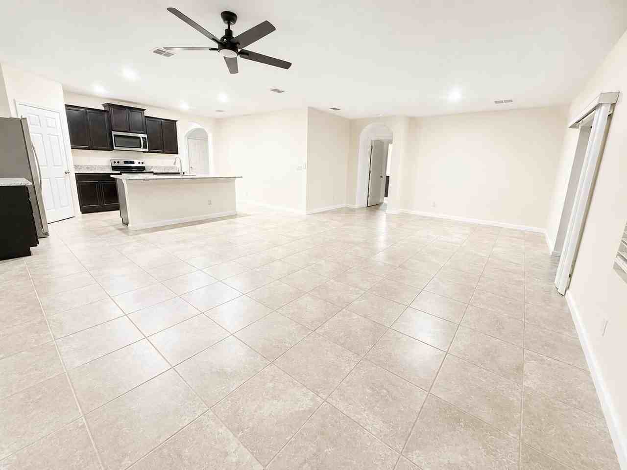 9224 Potomac Dr - Photo 3 of 6