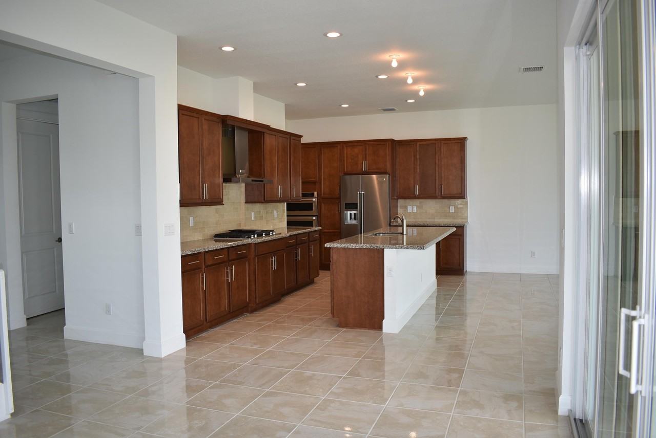8865 Kingsmoor Way - Photo 7 of 28