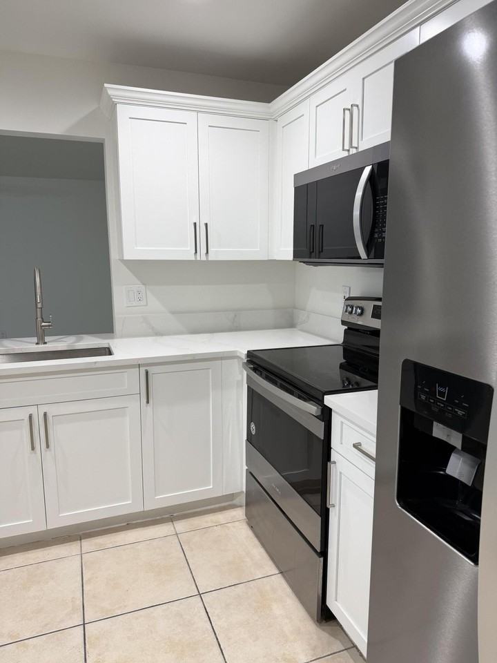 9646 Ohio Pl - Photo 5 of 20