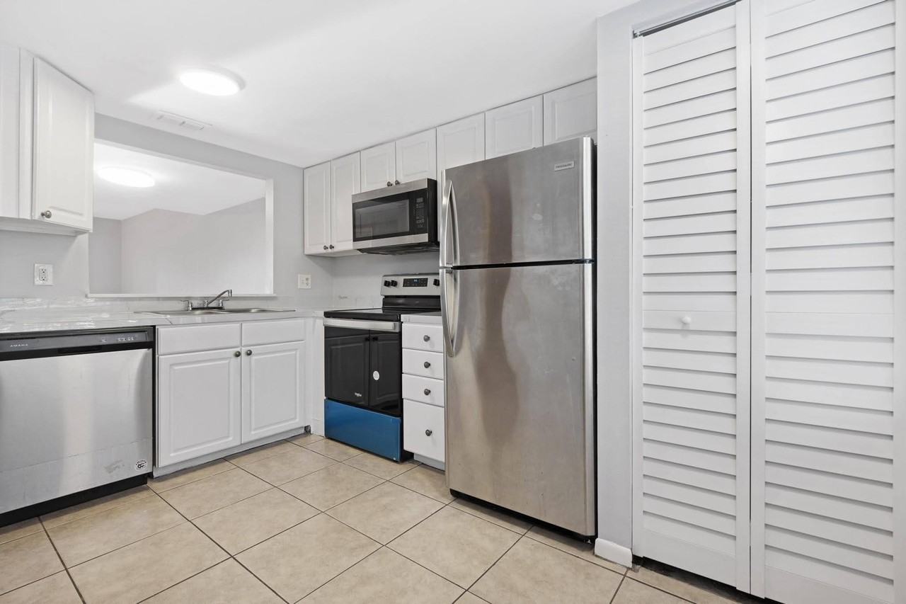 4080 Nw 90th Ave #4080 - Photo 6 of 41