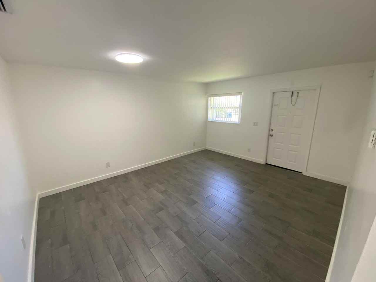 850 Sw 9th Ave #1-4C - Photo 3 of 11