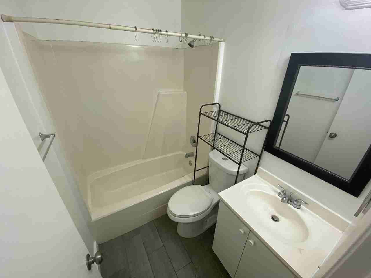 850 Sw 9th Ave #1-4C - Photo 4 of 11
