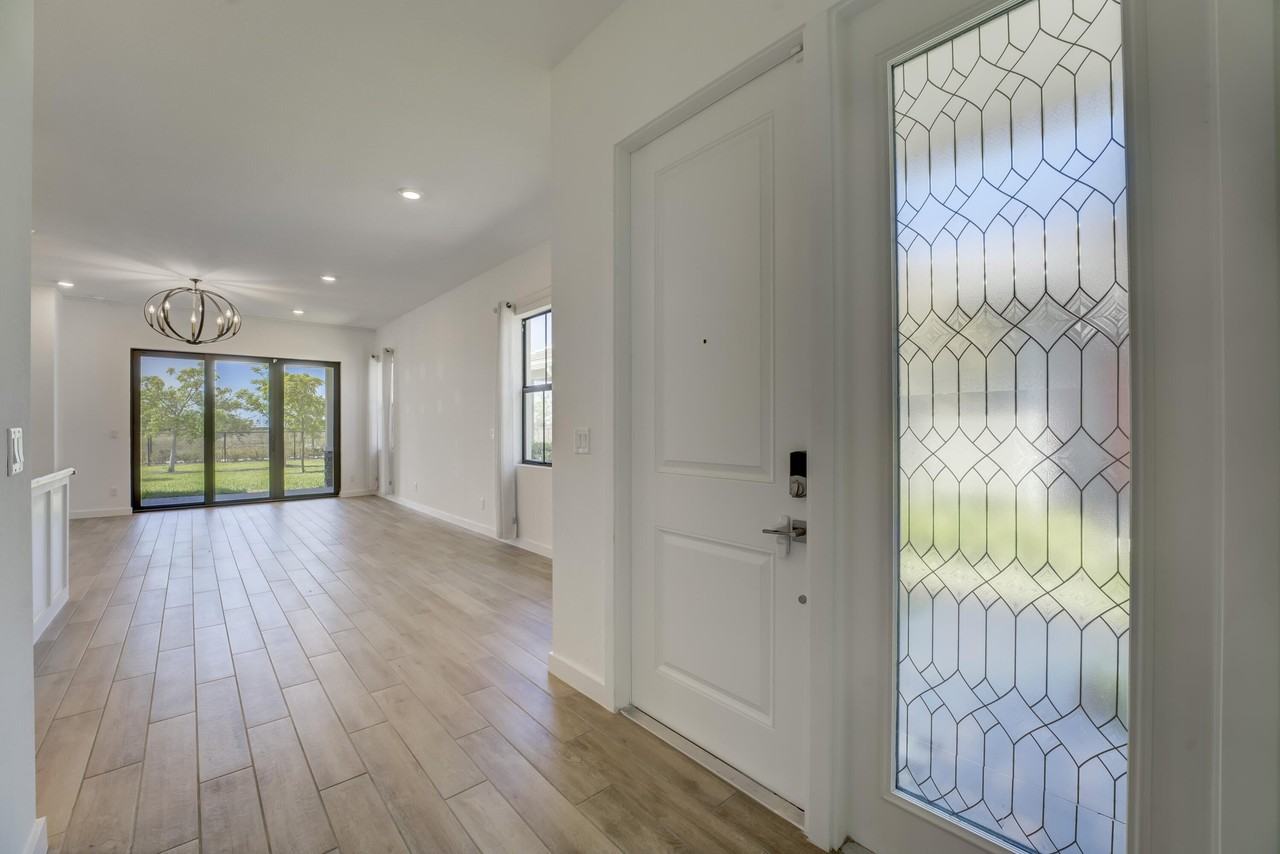 19708 Weathervane Way - Photo 5 of 44