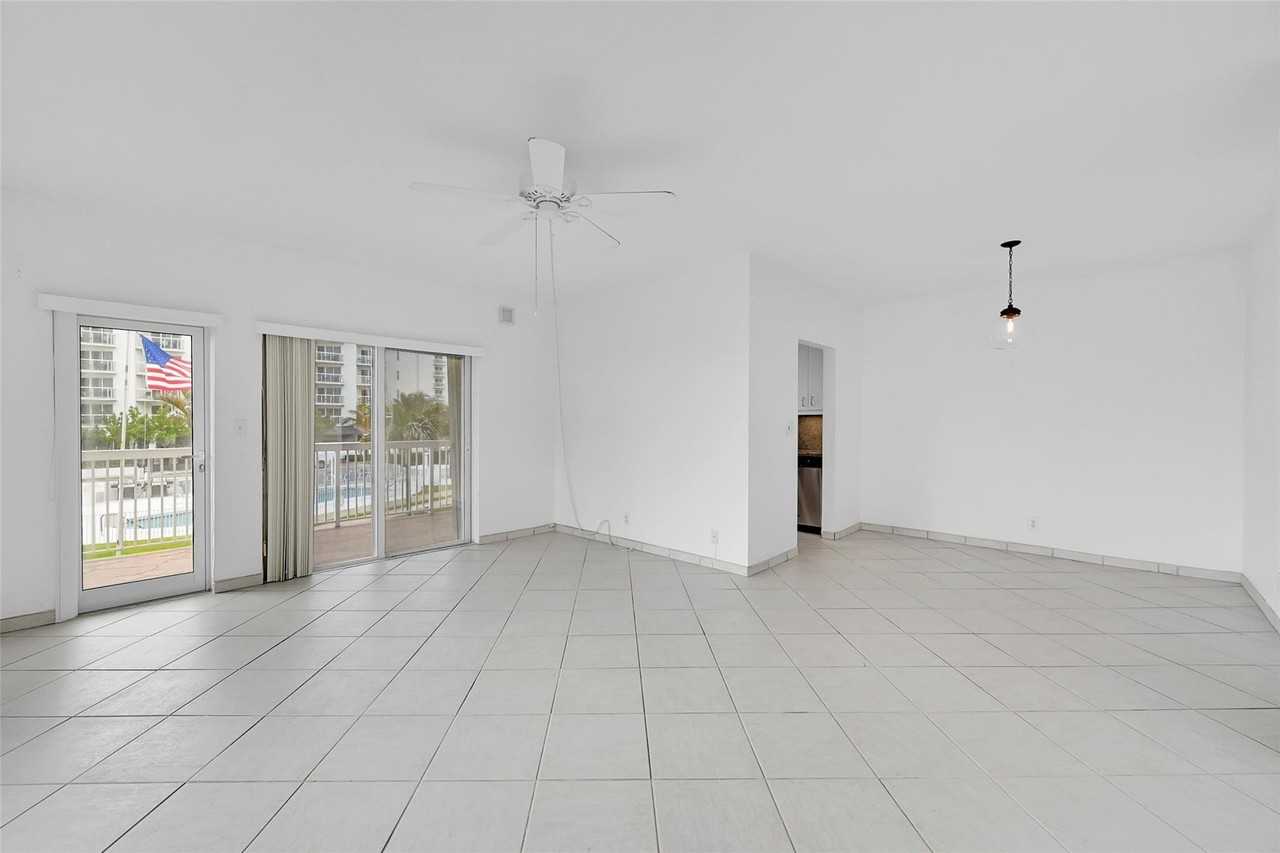 1300 N Ocean Blvd #201 - Photo 6 of 17