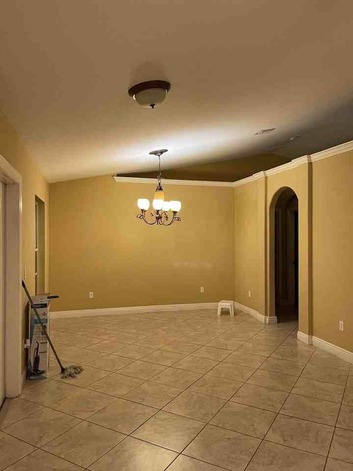 1273 Sw Granville Ave - Photo 2 of 12