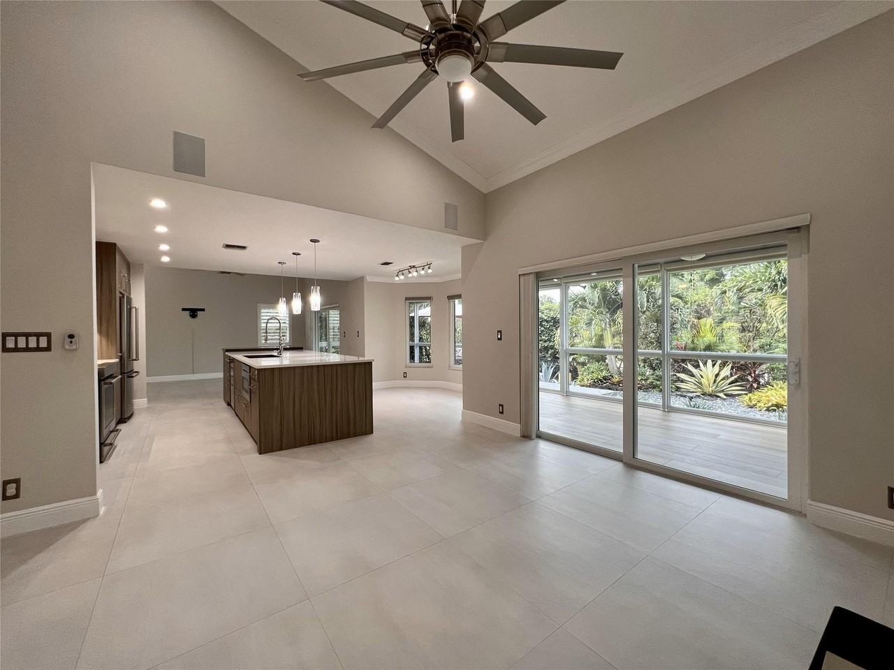 720 Birdie Ct - Photo 2 of 21