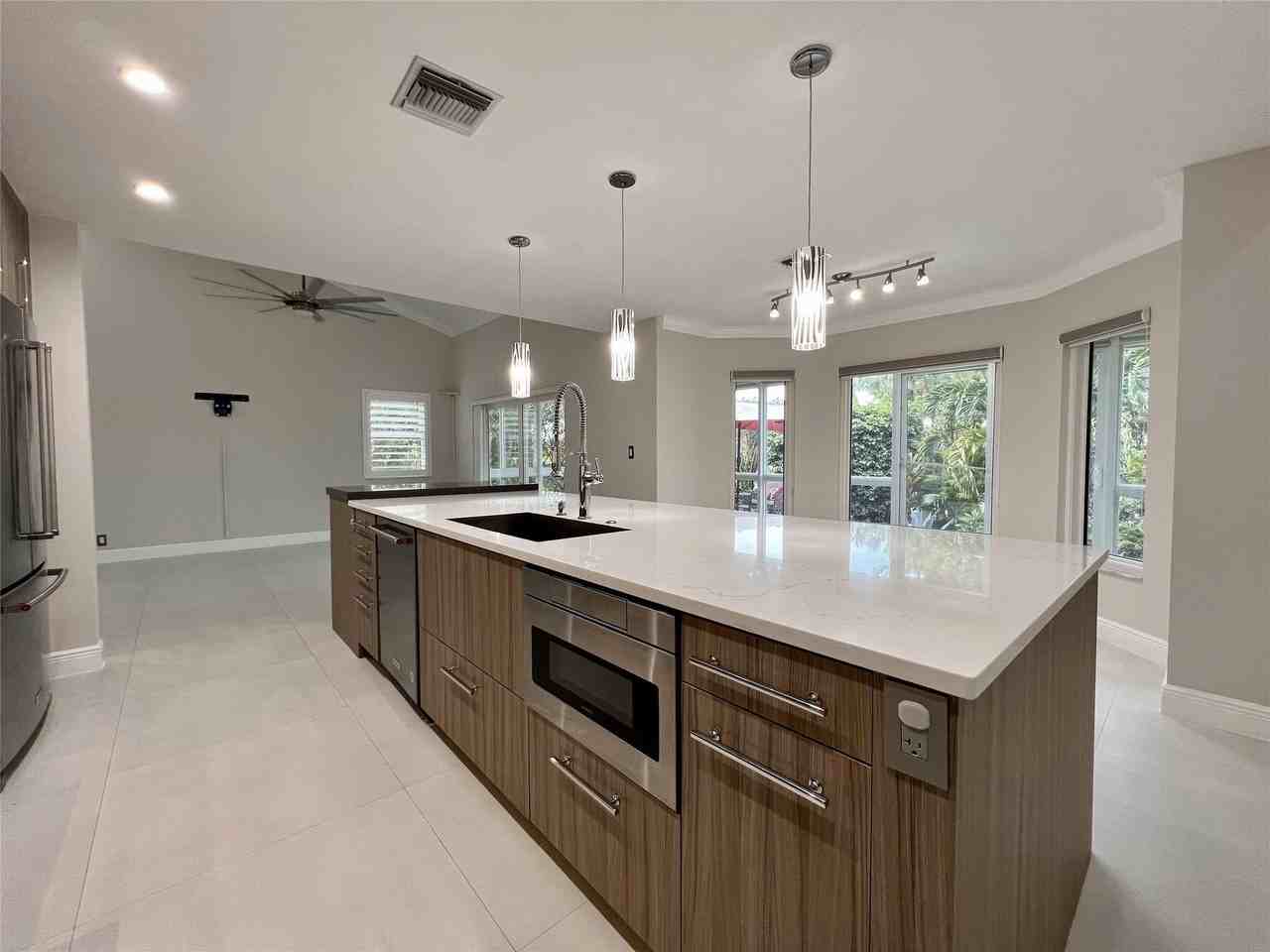 720 Birdie Ct - Photo 6 of 21