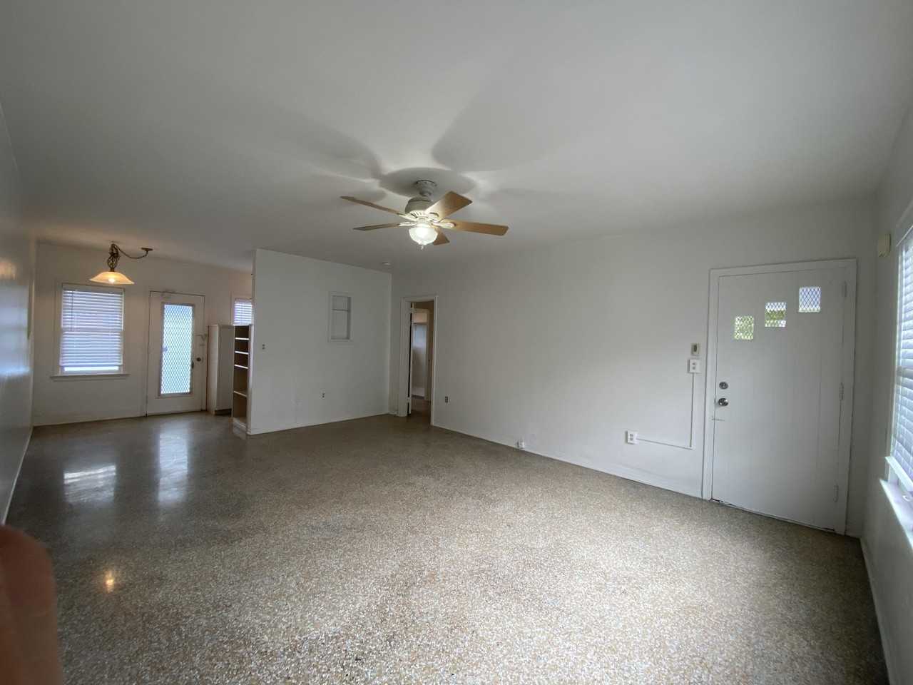 1020 Ne 3rd St #1020 - Photo 4 of 18