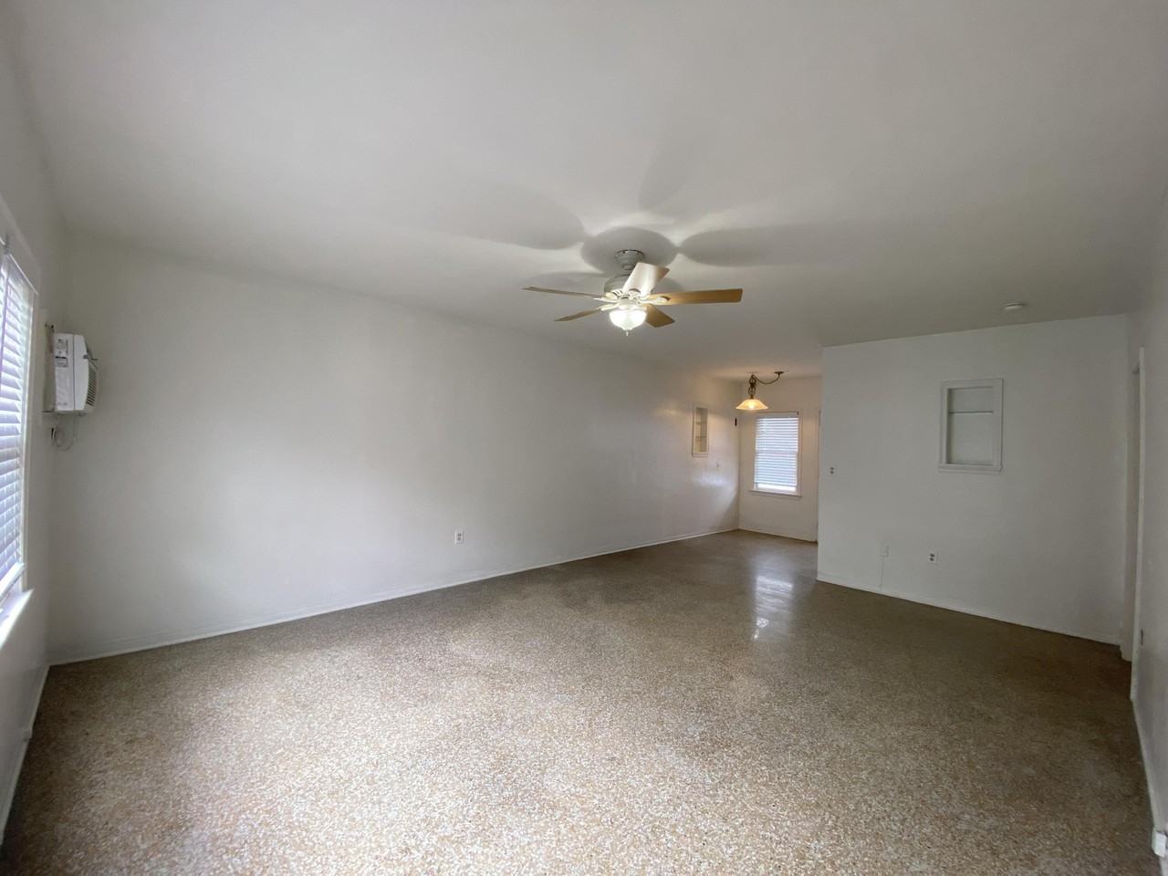 1020 Ne 3rd St #1020 - Photo 5 of 18