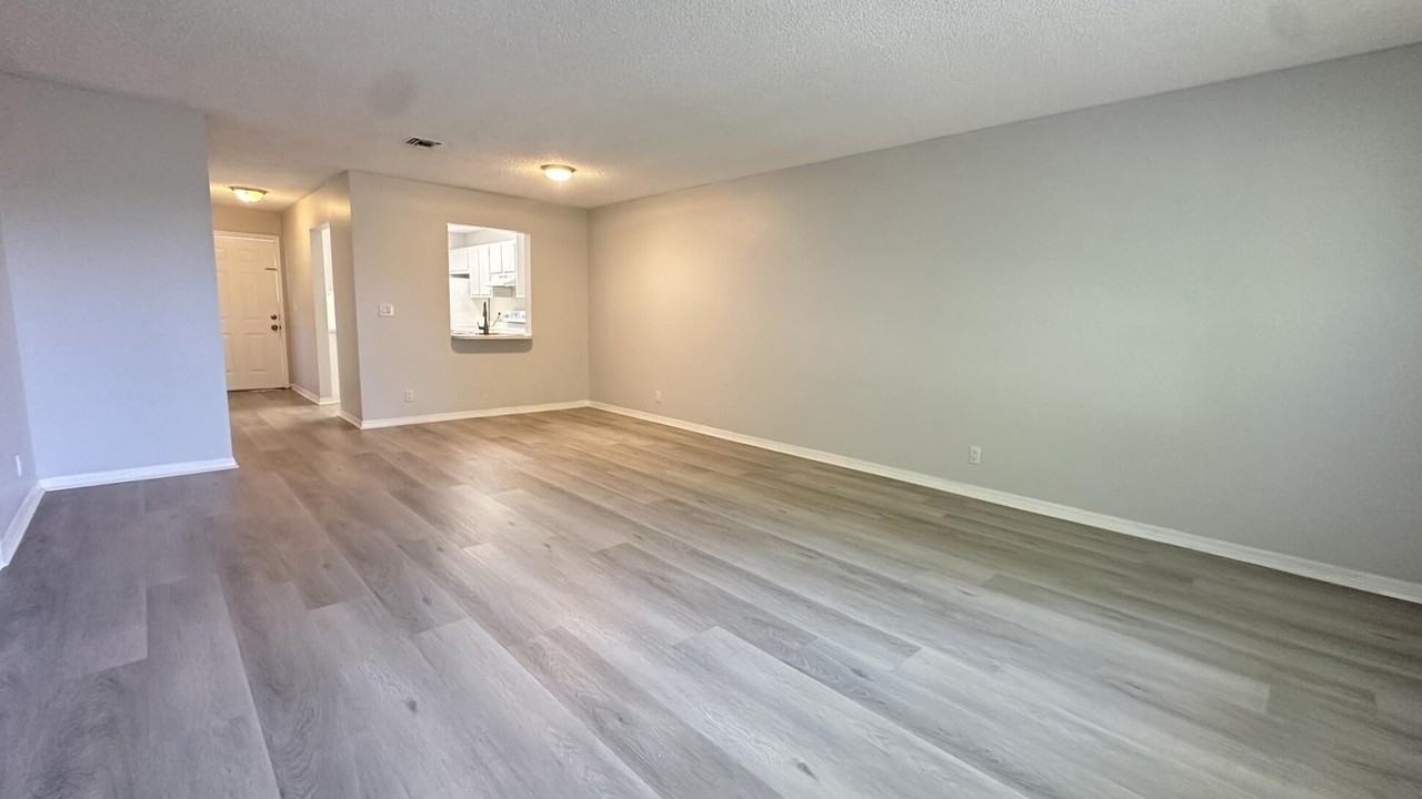 11464 Nw 39th St #11464 - Photo 5 of 12
