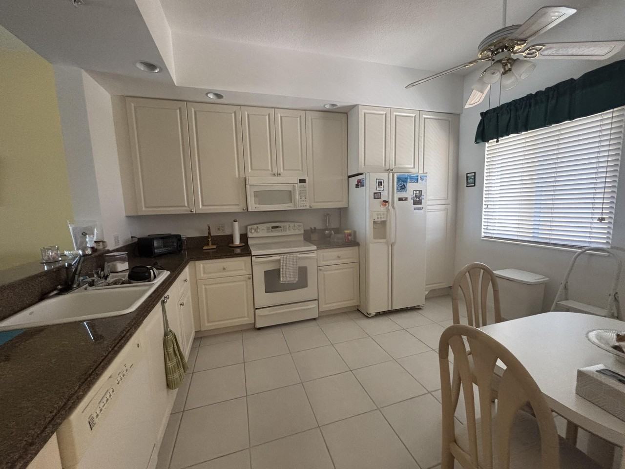 15 Harbour Isle Dr W #PH05 - Photo 2 of 20