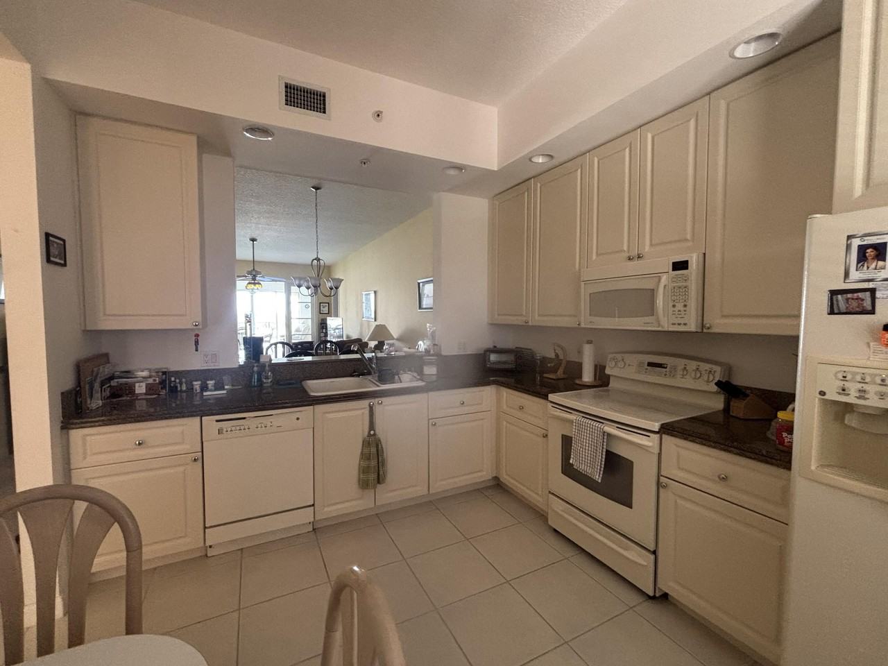 15 Harbour Isle Dr W #PH05 - Photo 3 of 20