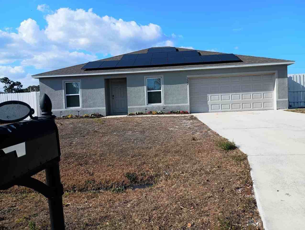 337 Se Starfish Ave - Photo 2 of 12