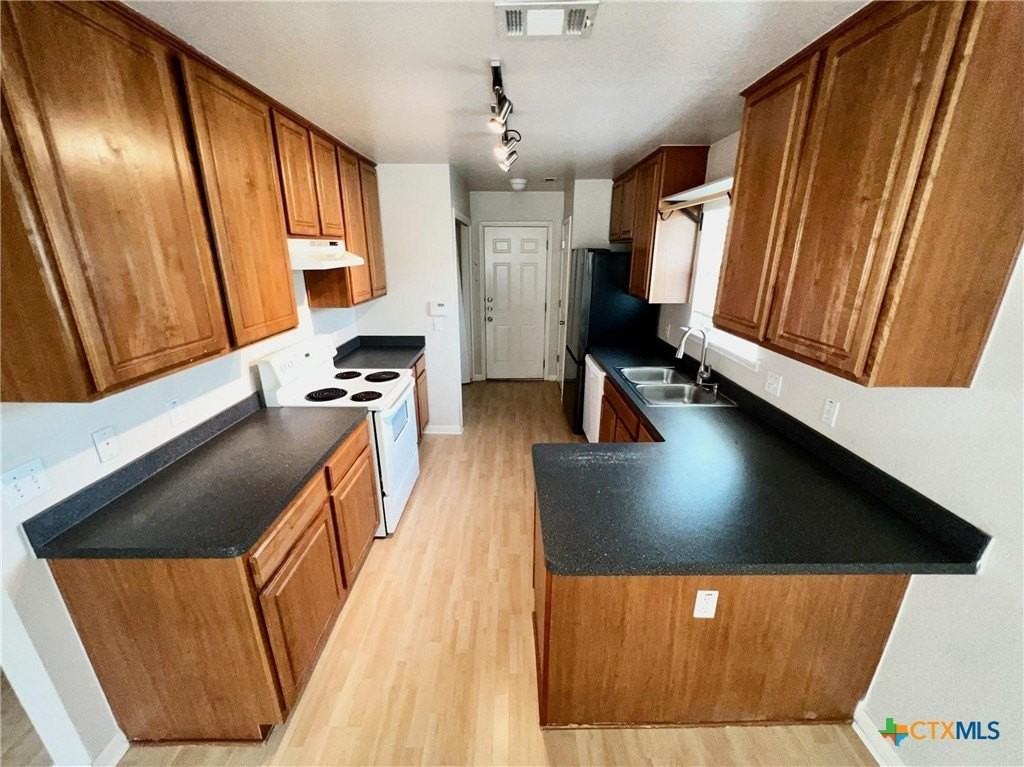 803 Sable Trail Ct - Photo 4 of 14