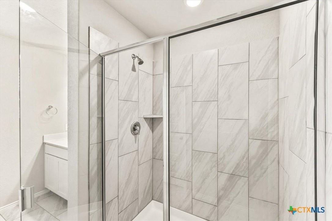 2521 Ayers Dr - Photo 5 of 33