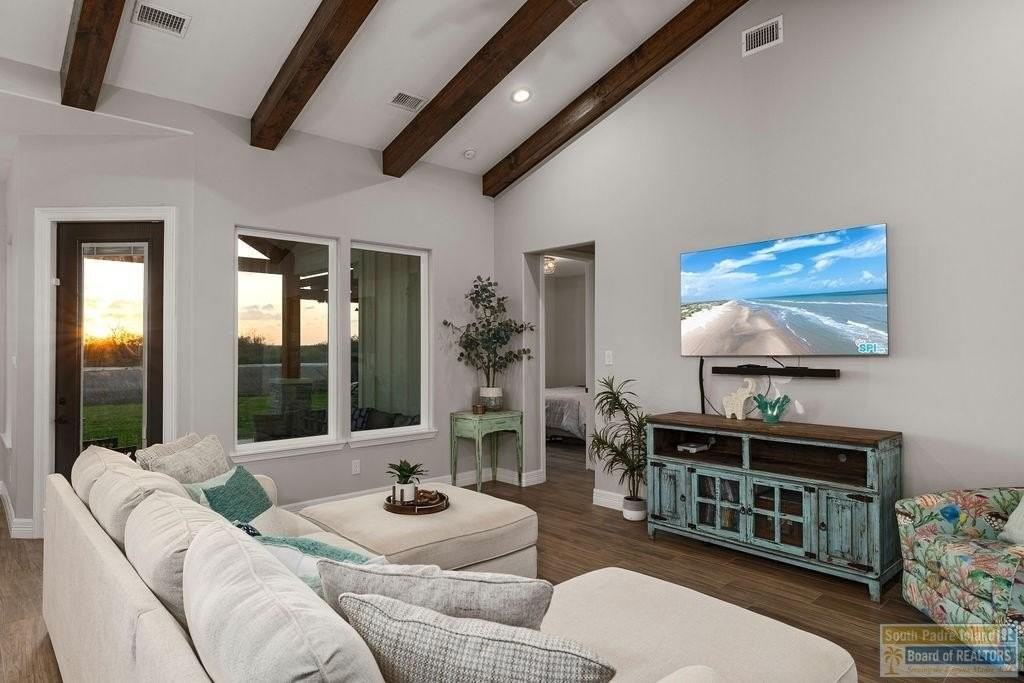 124 Torrey Pines Rd - Photo 5 of 40