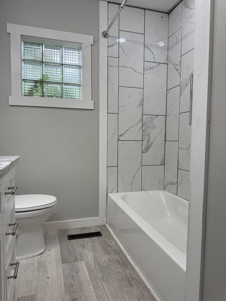 490 N Wilson Ave #1 - Photo 4 of 33