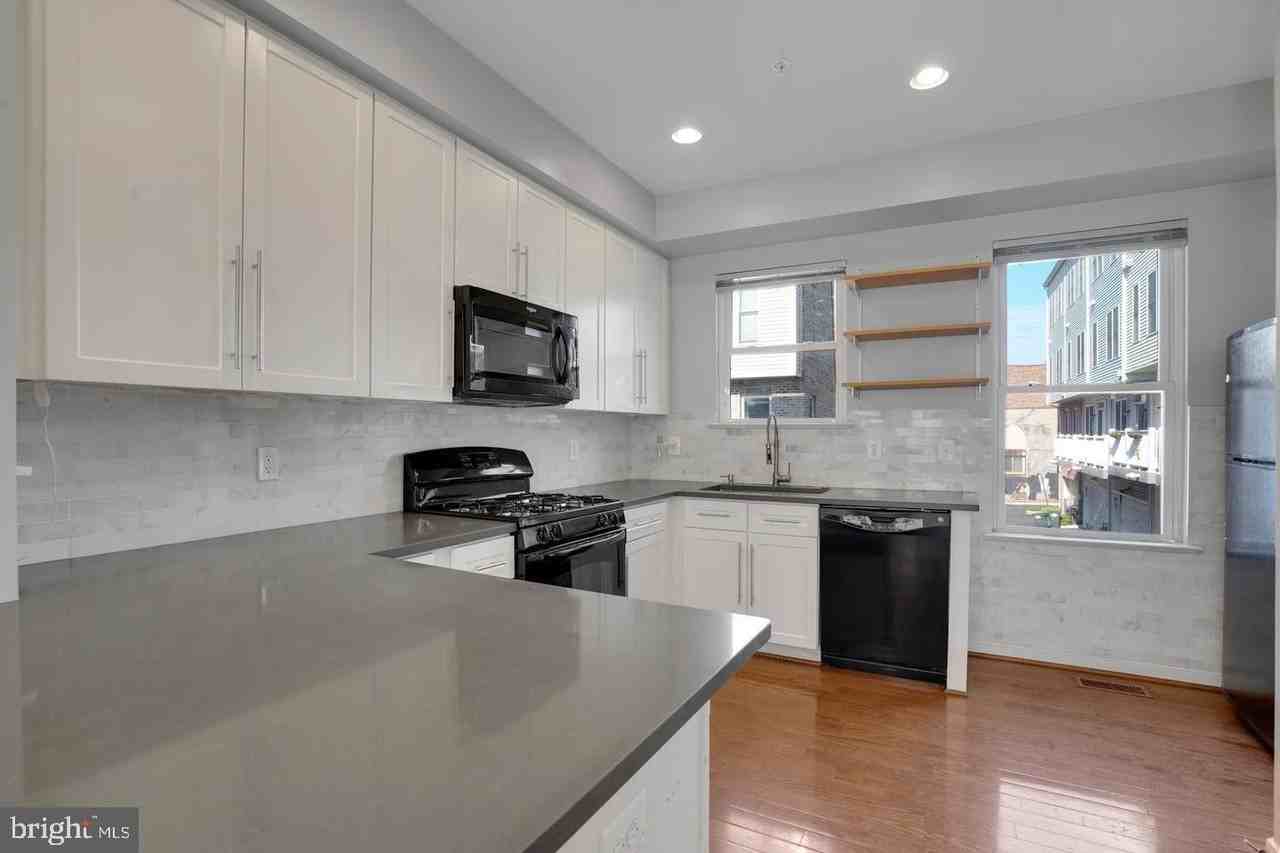 909 5th St Se - Photo 2 of 29