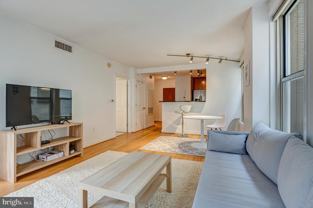 915 E St Nw #1001 - Photo 1 of 1