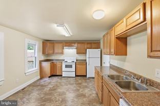 4 Thorn St - Photo 1 of 1