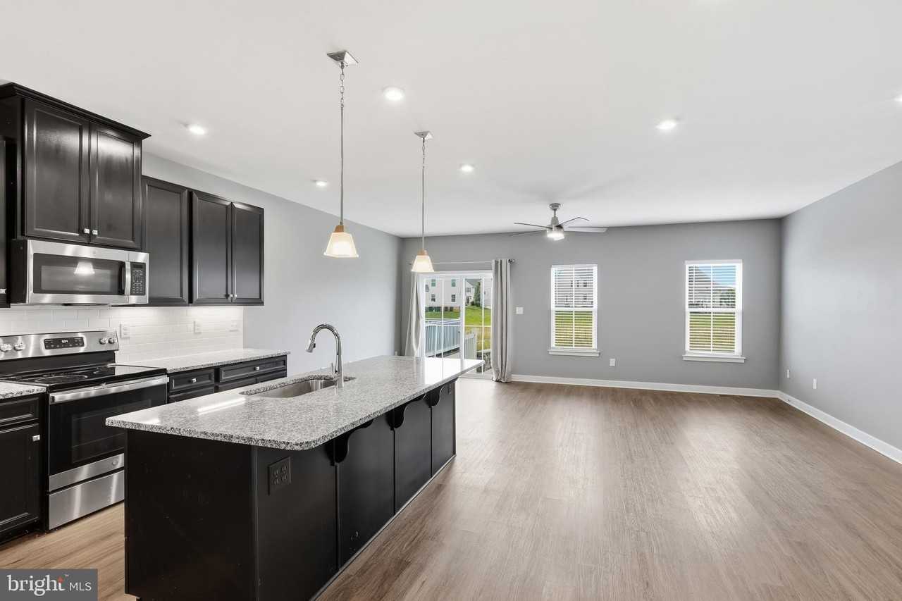 529 Swansea Dr - Photo 4 of 35