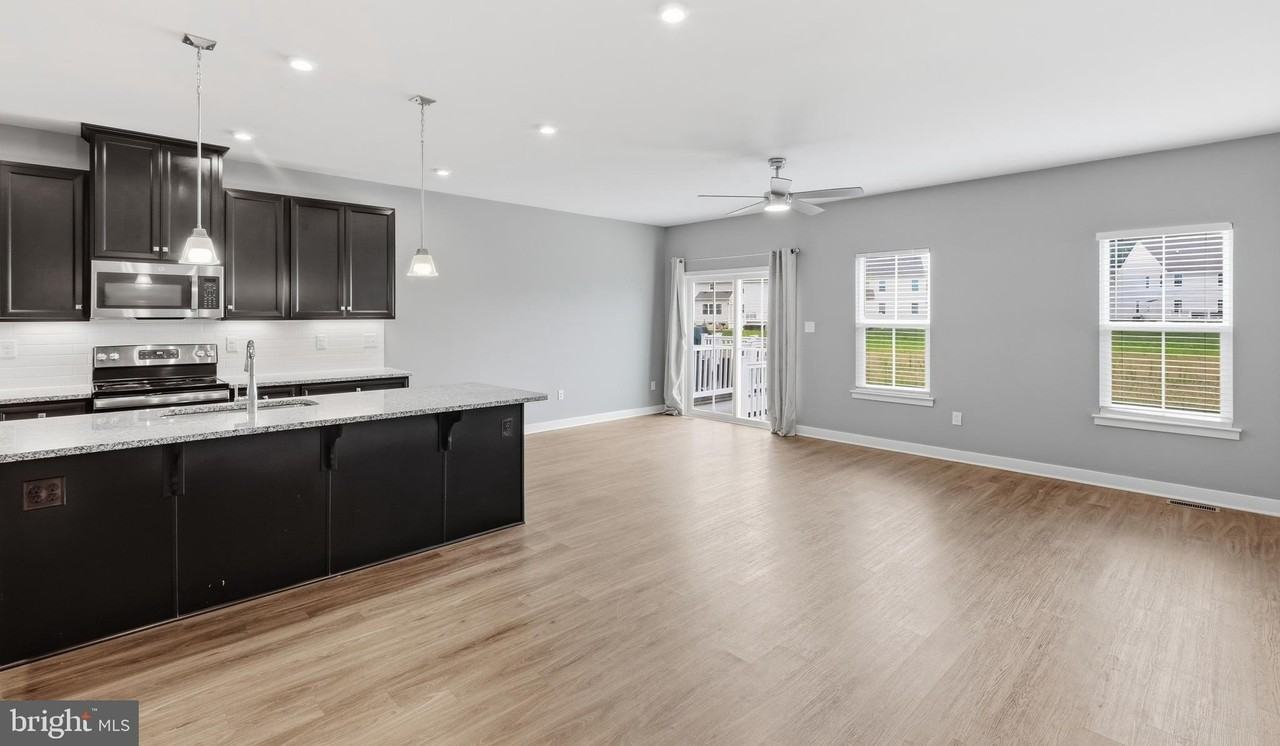 529 Swansea Dr - Photo 5 of 35