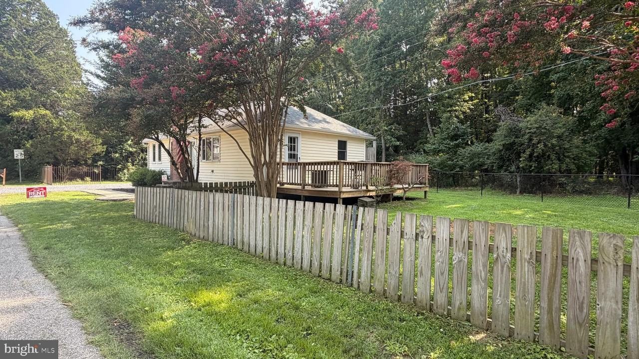 229 Maryland Ave - Photo 3 of 33