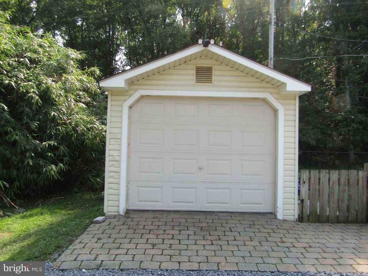 229 Maryland Ave - Photo 6 of 33