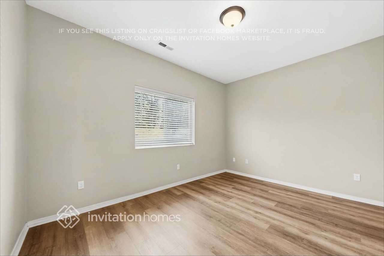 4935 204th Street Ct E - Photo 5 of 20