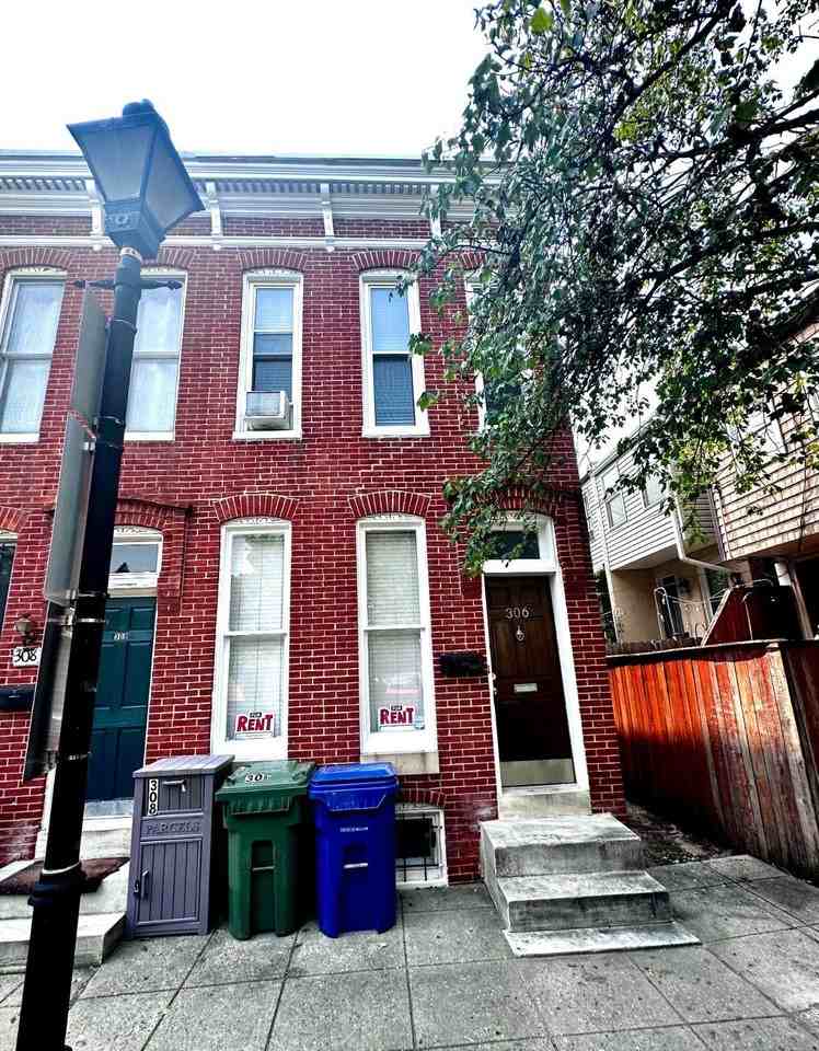 306 Penn St - Photo 2 of 19