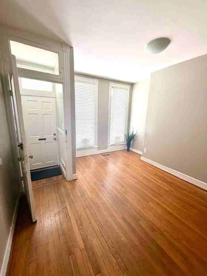 306 Penn St - Photo 3 of 19
