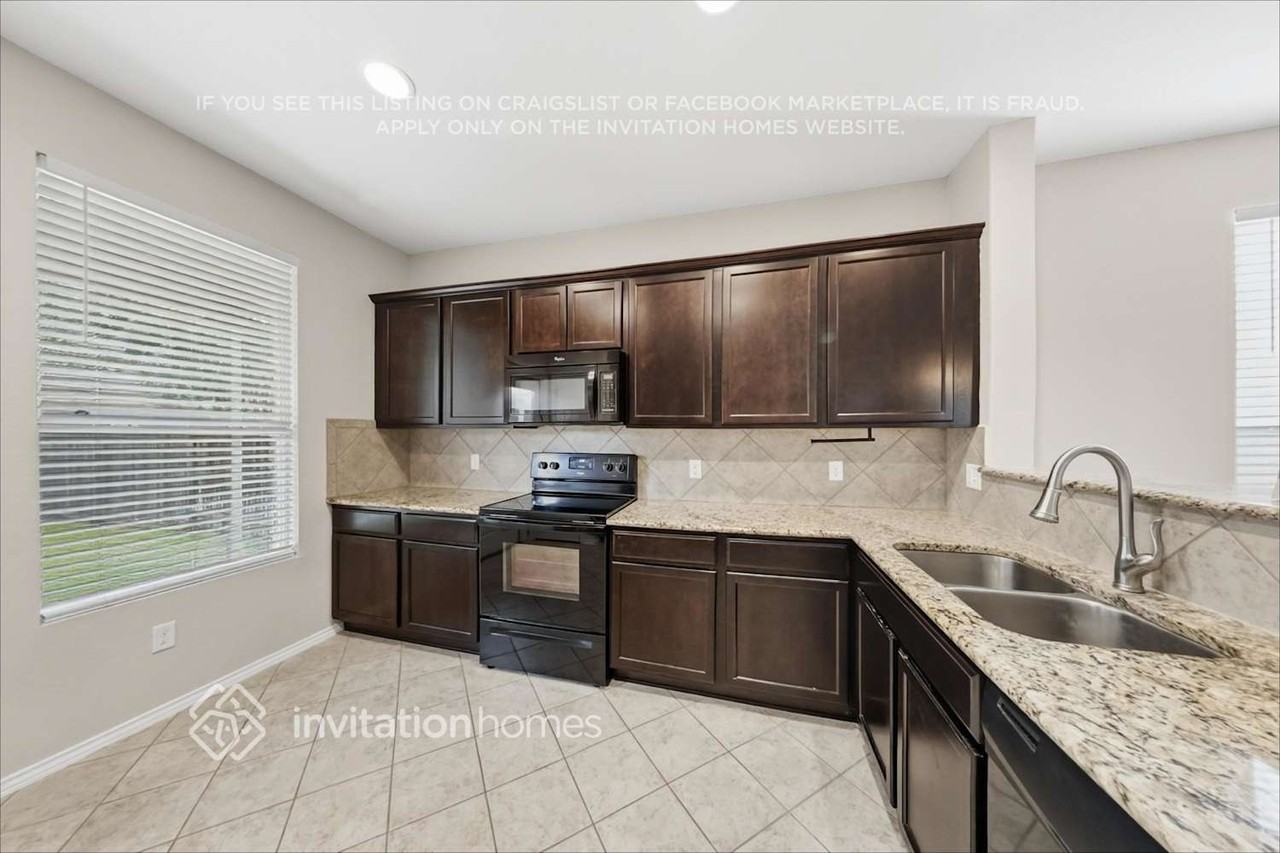 467 Walnut Crst - Photo 7 of 19