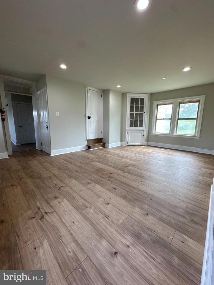 104 S Limekiln Pike - Photo 3 of 32