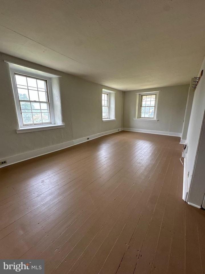 104 S Limekiln Pike - Photo 7 of 32
