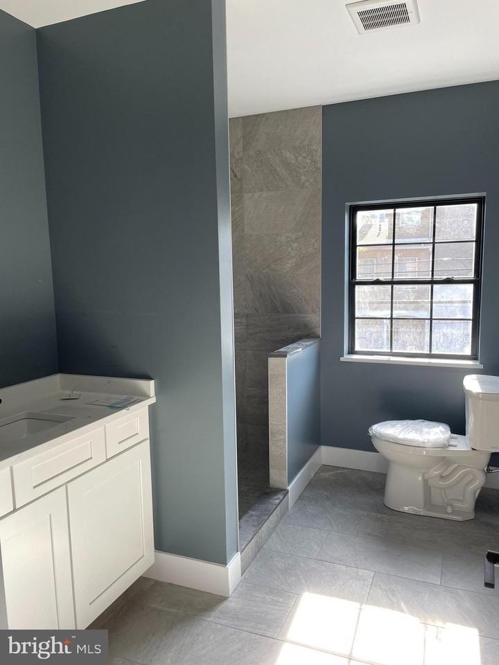1 S Olive St #2C - Photo 6 of 7