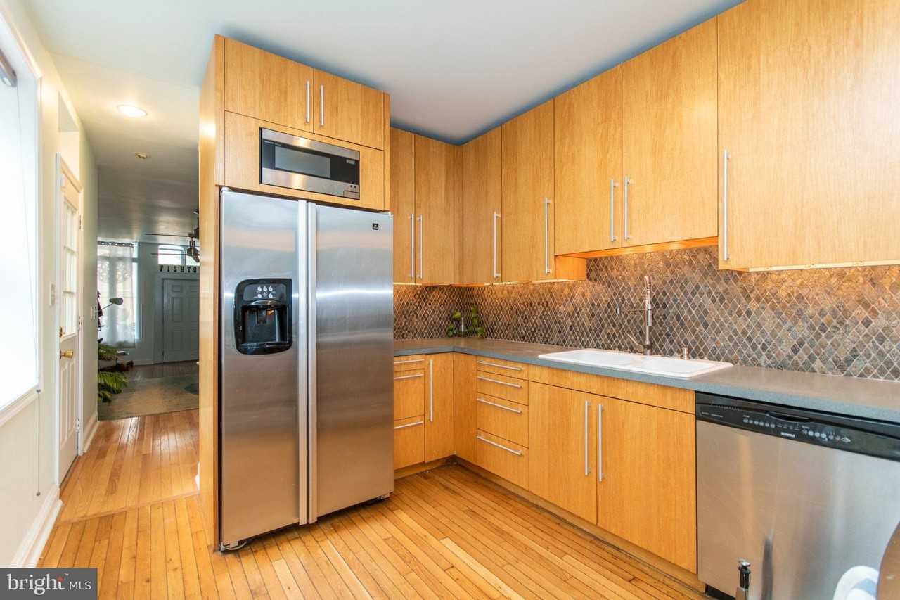108 Richmond St - Photo 4 of 17