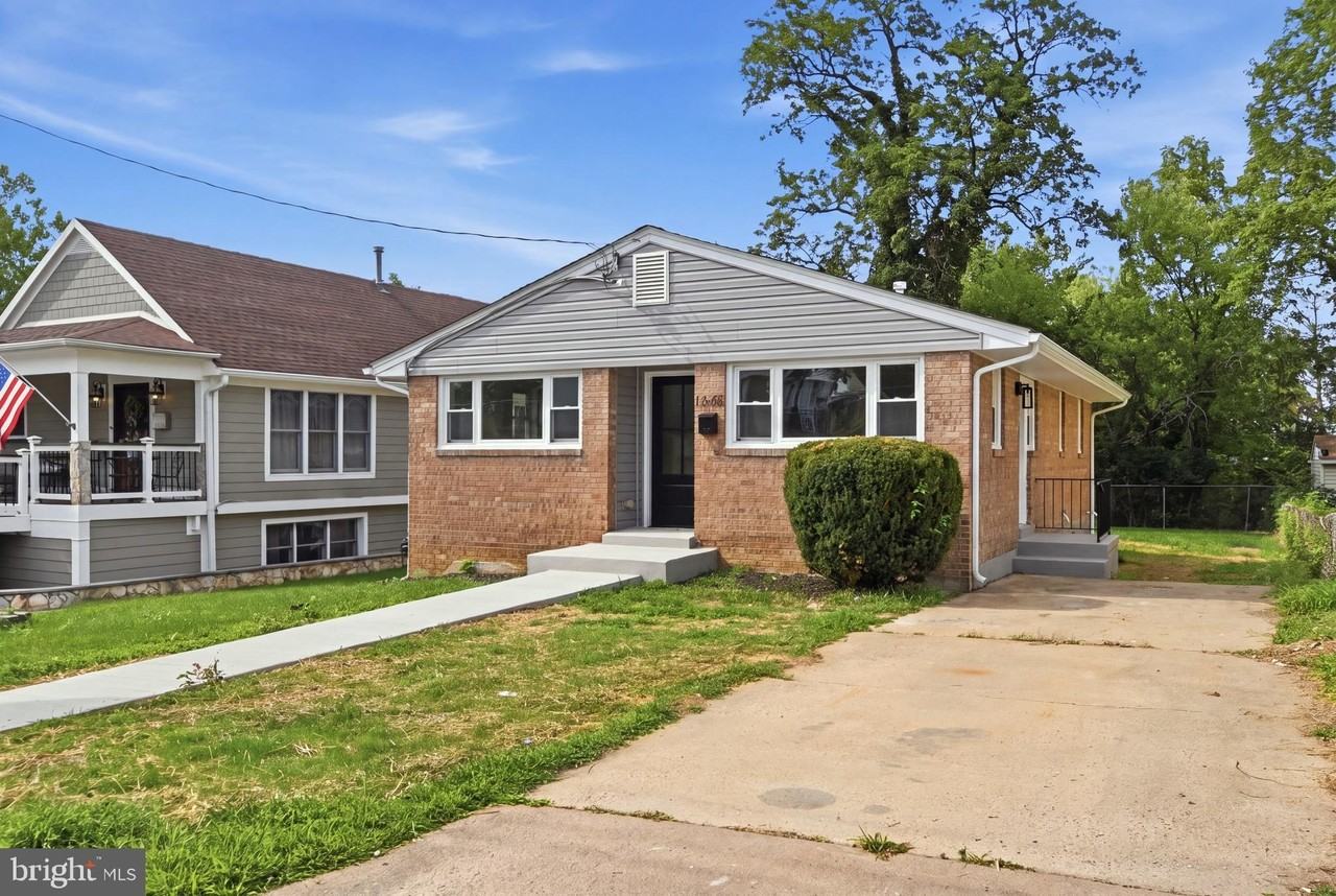1545 11th St S - Photo 2 of 25