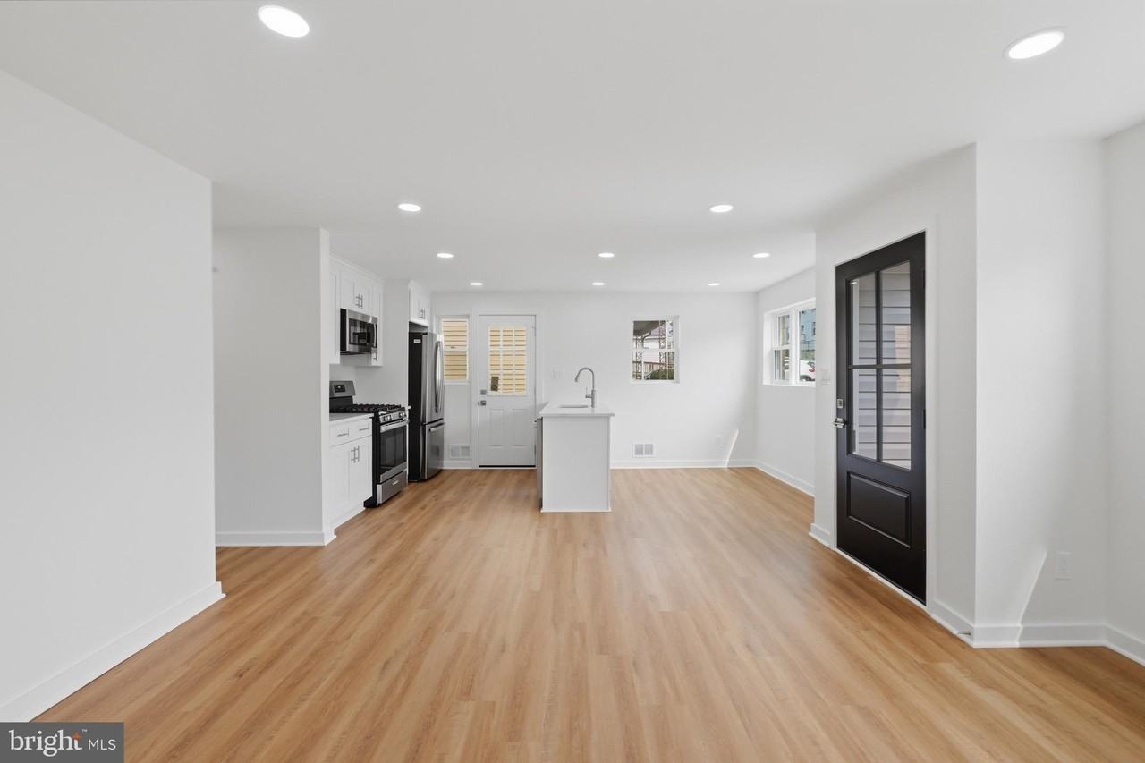 1545 11th St S - Photo 5 of 25